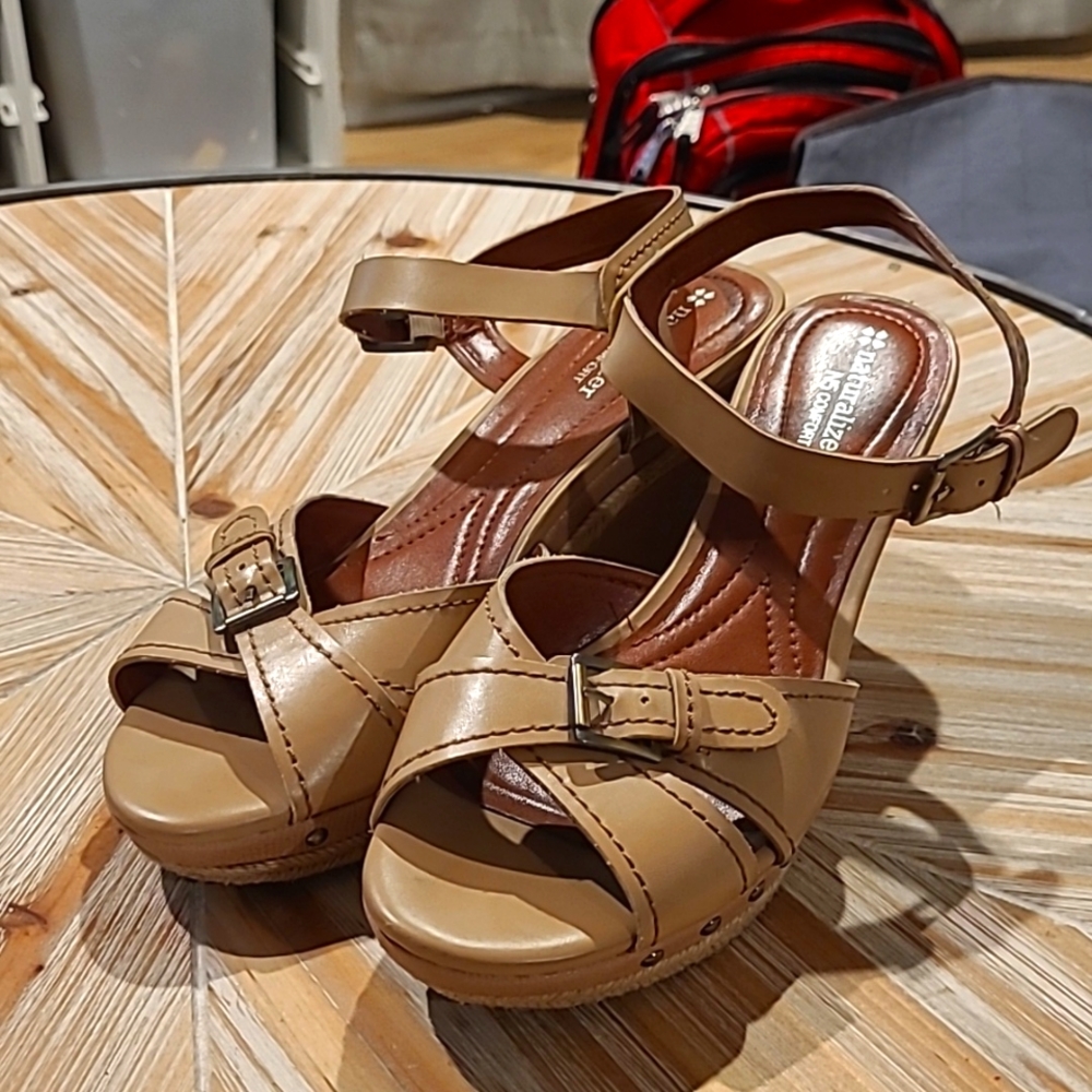 Naturalizer Sandals